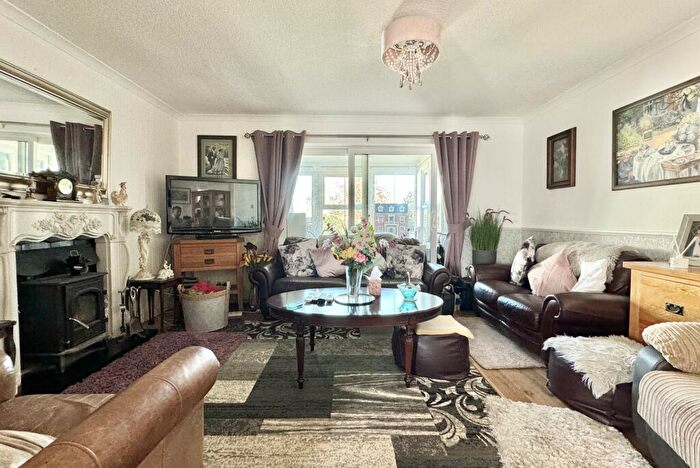 6 Bedroom House For Sale In Pemberley, Treburrick, PL27
