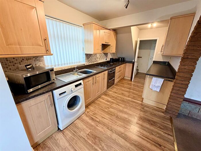 3 Bedroom Semi-Detached House To Rent In St. Lawrence Road, Ansley Village, CV10