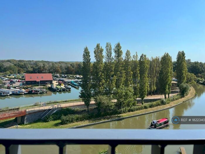 2 Bedroom Flat To Rent In Wharf View, Campbell Park, Milton Keynes, MK9