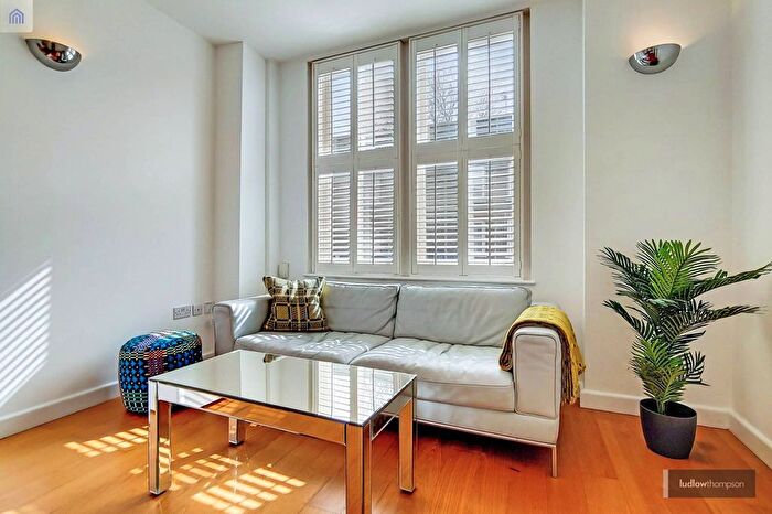 2 Bedroom Flat To Rent In Loughborough Road, Brixton, London, SW9