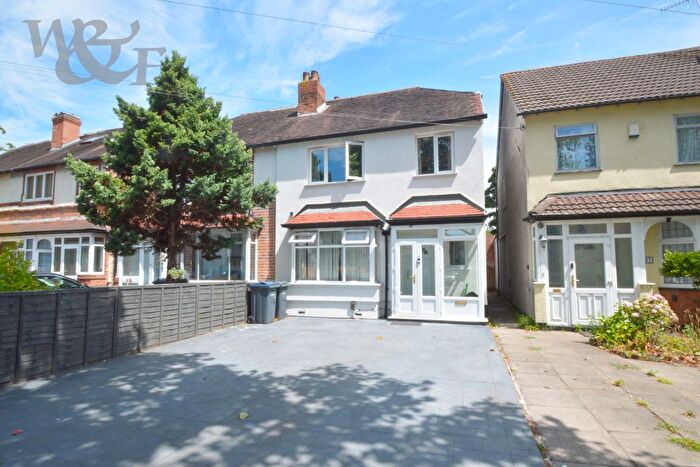 3 Bedroom Semi-detached House For Sale In Goosemoor Lane, Birmingham, B23