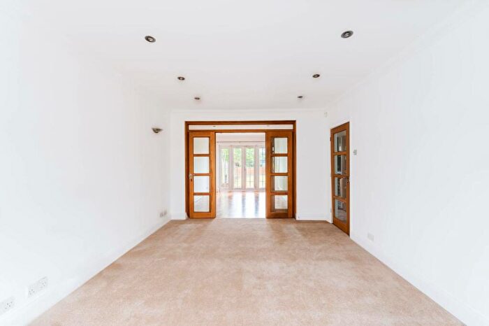 3 Bedroom House To Rent In Woodbury Drive, Sutton, SM2