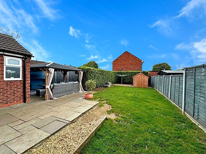 2 Bedroom Semi-Detached House For Sale In Laughton Way, Lincoln, LN2