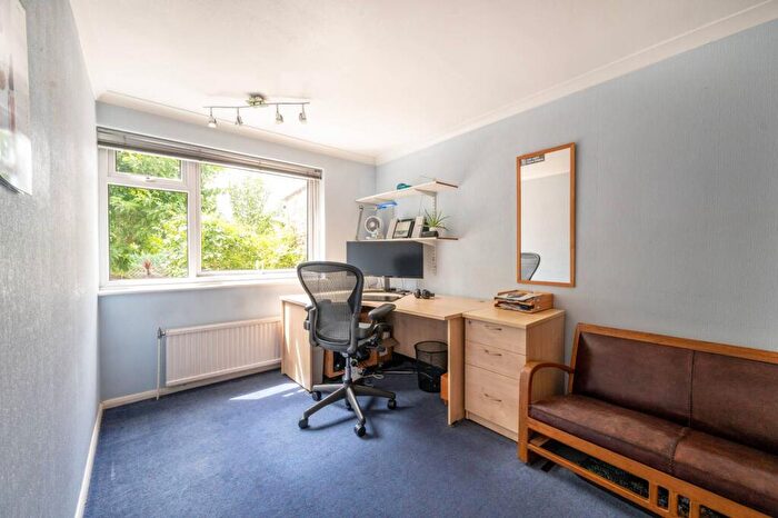 5 Bedroom End Of Terrace House For Sale In Samantha Close, Walthamstow, London, E17