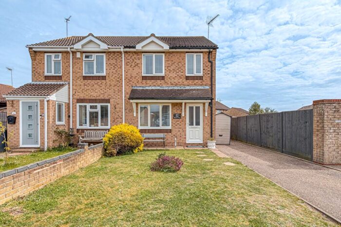 3 Bedroom Semi Detached House For Sale In Whimbrel Drive, Bradwell, NR31