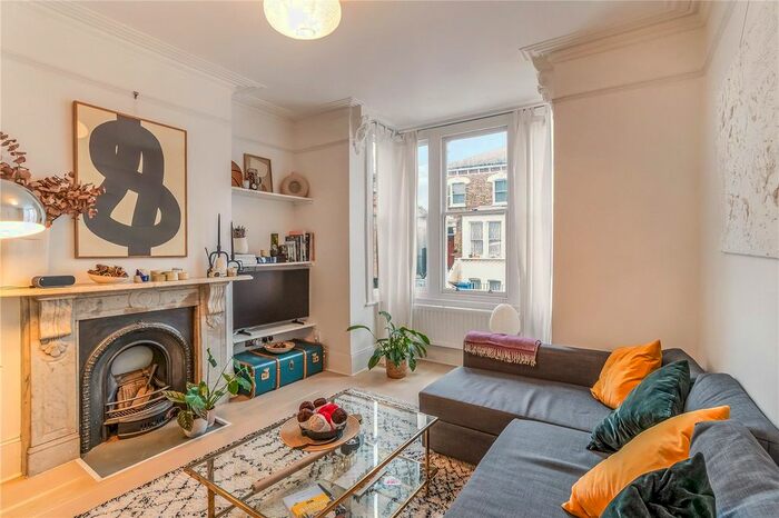 2 Bedroom Flat For Sale In Bawdale Road, East Dulwich, London, SE22
