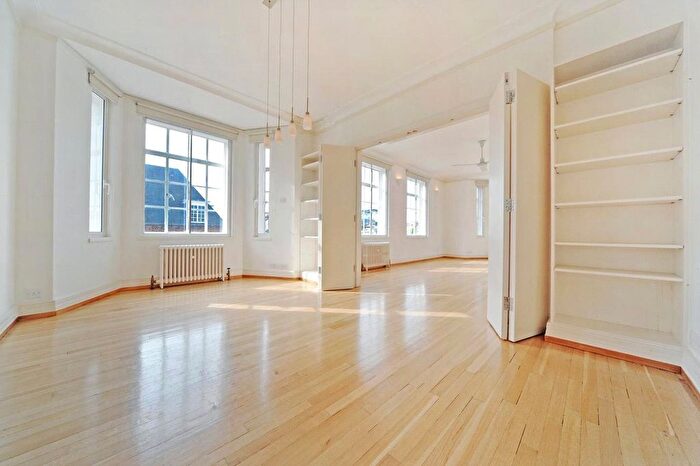 2 Bedroom Flat For Sale In Phillimore Court, Argyll Road, W8