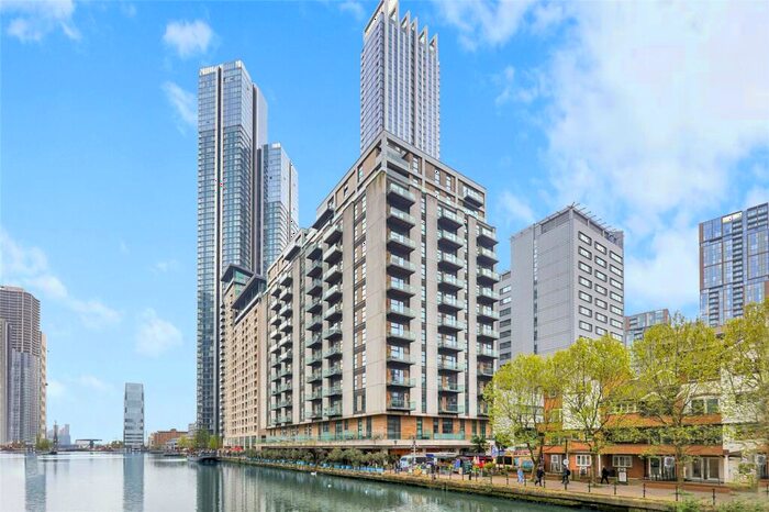 2 Bedroom Apartment To Rent In Discovery Docks Apartment West, South Quay Square, London, E14