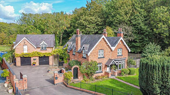5 Bedroom Detached House For Sale In Branston Road, Burton-on-Trent, Tatenhill, DE13