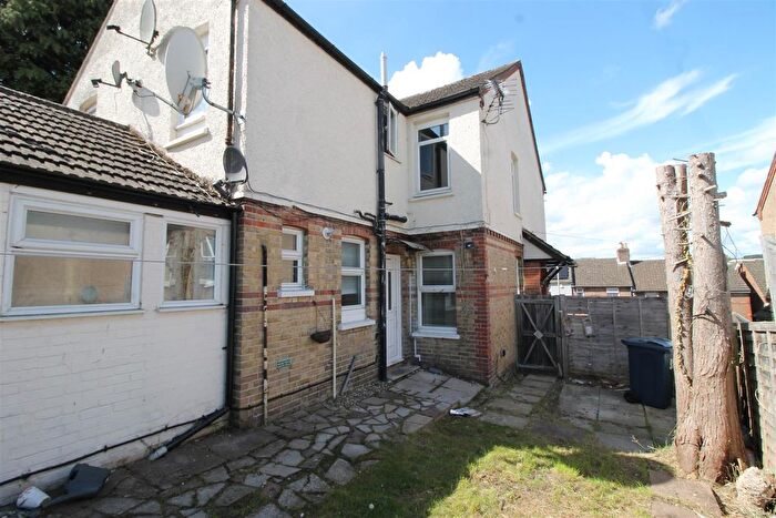 1 Bedroom Flat To Rent In Oakridge Road, High Wycombe, HP11