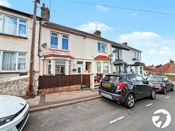 3 Bedroom Terraced House To Rent In Garfield Road, Gillingham, Kent, ME7