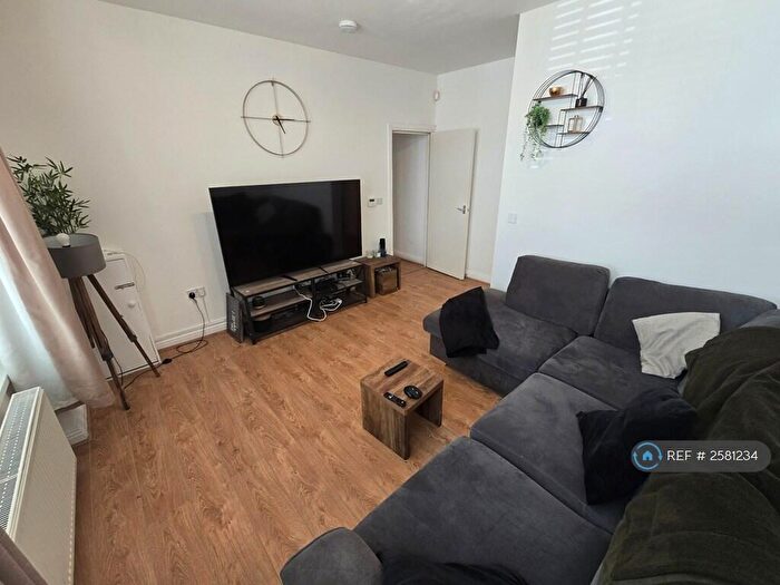 2 Bedroom Flat To Rent In Severus Road, Newcastle Upon Tyne, NE4