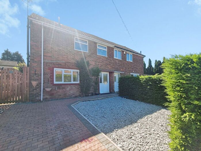 3 Bedroom Semi Detached House For Sale In Cheviot Drive, Scawthorpe, Doncaster, DN5