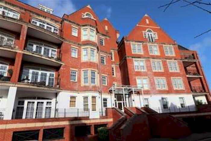 2 Bedroom Bungalow To Rent In Clements Park - Warley, CM14