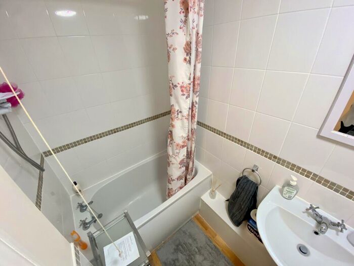1 Bedroom Flat To Rent In Christchurch Road, Winchester, SO23
