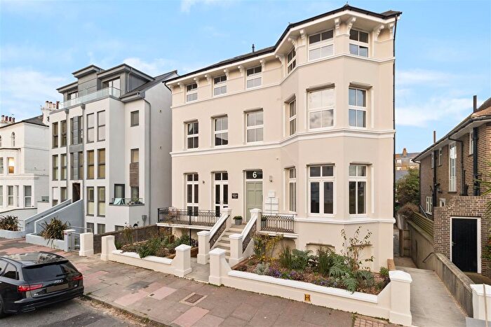 2 Bedroom Flat To Rent In Hardwick Road, Eastbourne, BN21