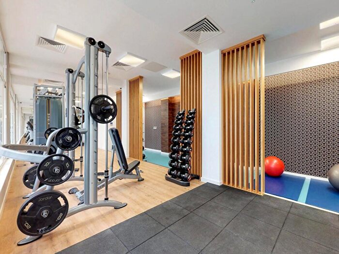 Apartment To Rent In Apt, Gravity Residence #, L2