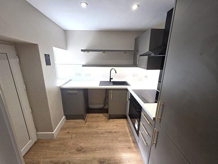 3 Bedroom Flat To Rent In Church Street, Aberdeen, AB24