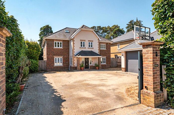 6 Bedroom Detached House For Sale In Walkers Ridge, Camberley, Surrey, GU15