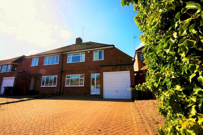 3 Bedroom Semi-Detached House To Rent In Sandy Croft, Moseley, Birmingham, B13