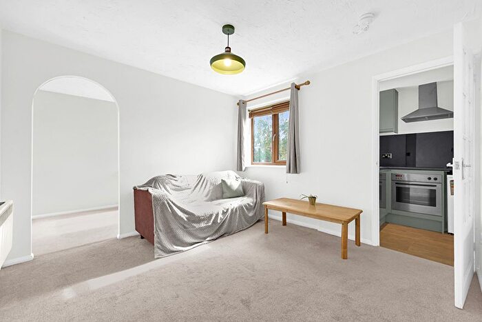 1 Bedroom Flat To Rent In Draycott Close, London, NW2