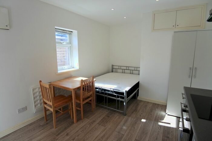 Studio To Rent In Park Parade, Harlesden, NW10