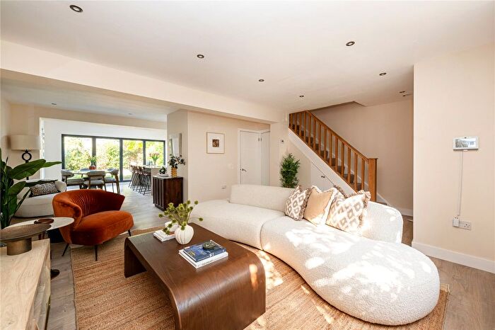3 Bedroom Detached House For Sale In Avondale Park Gardens, Notting Hill, London, W11