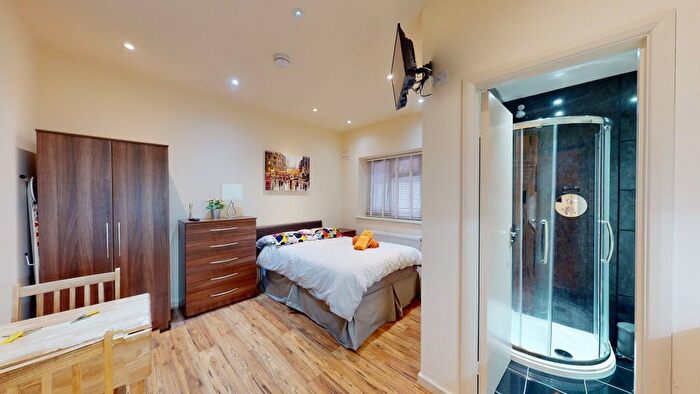 Studio To Rent In Chatsworth Road, Mapesbury, London, NW2