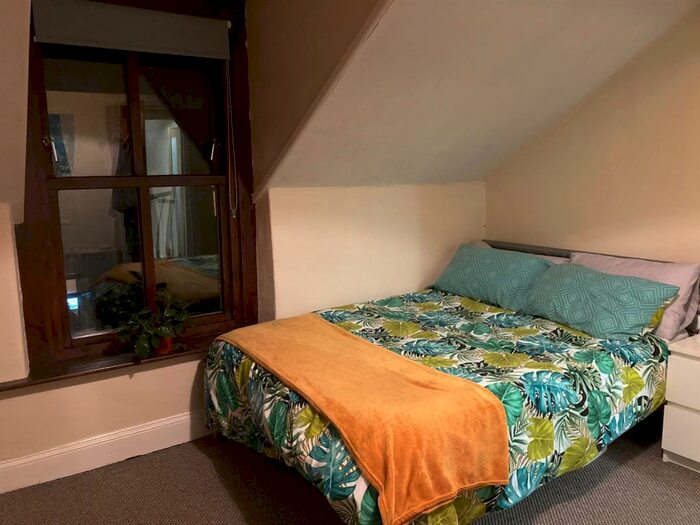 3 Bedroom Private Hall To Rent In Hope Street, Lancaster, LA1