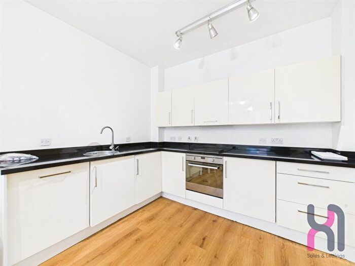 1 Bedroom Flat To Rent In Town Hall, Bexley Square, Salford, Manchester, M3