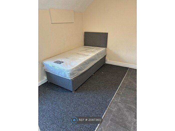 1 Bedroom Flat To Rent In Moira Street, Loughborough, LE11