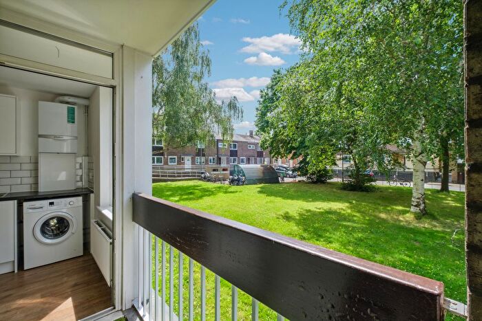 4 Bedroom Flat To Rent In Batten Street, Battersea Park, SW11