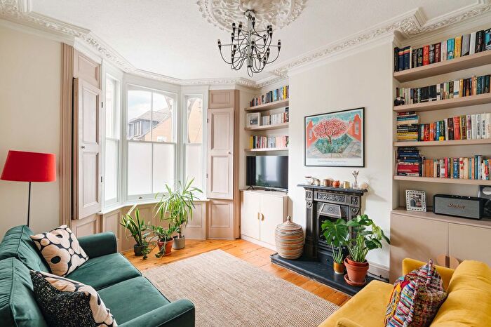 3 Bedroom Flat For Sale In Arbery Road, London, E3