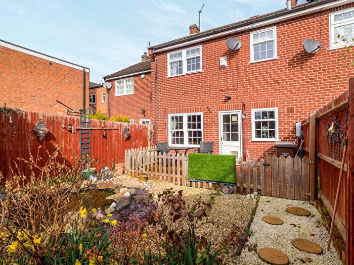 3 Bedroom Semi-Detached House To Rent In Church Street, Bingham, NG13