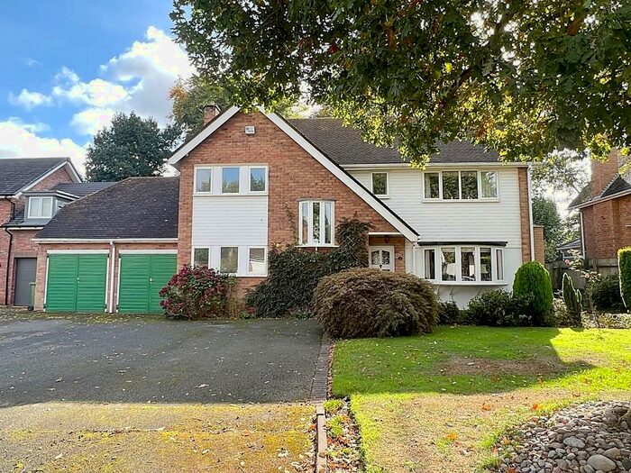 3 Bedroom Detached House For Sale In Southfield Drive, Kenilworth, CV8