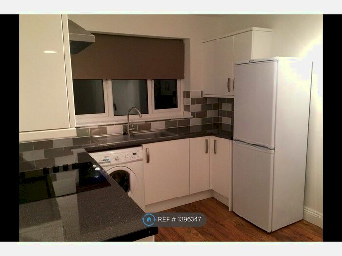 1 Bedroom Flat To Rent In Milton Road, Southampton, SO15