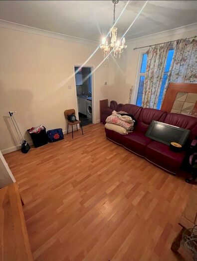 1 Bedroom Apartment To Rent In Brighton Road, Purley, Surrey, CR8