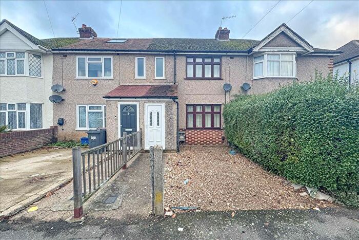 3 Bedroom Terraced House For Sale In Cranleigh Road, Feltham, TW13
