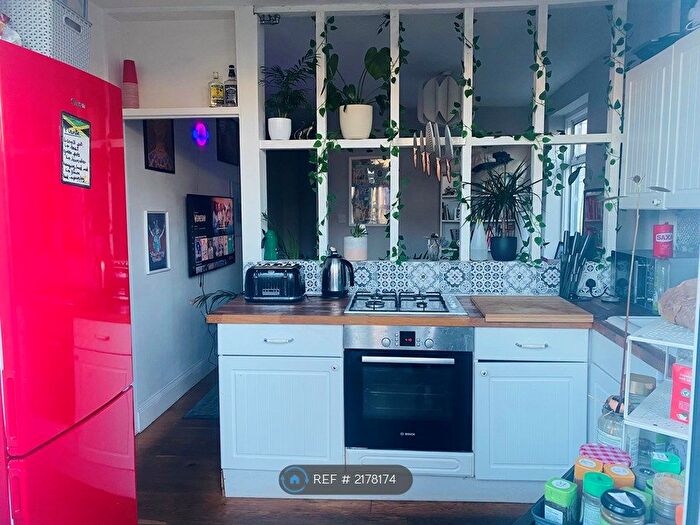 2 Bedroom Flat To Rent In Victoria Avenue, London, E6