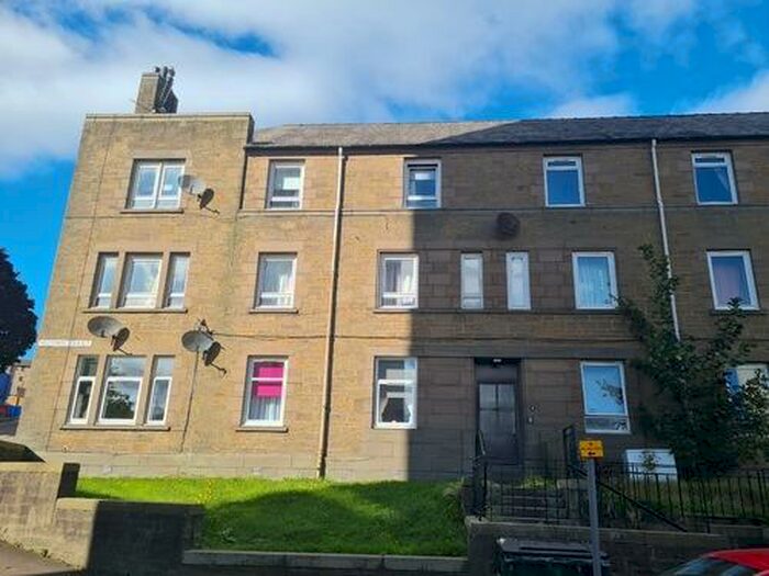 3 Bedroom Flat To Rent In Hilltown Terrace, Dundee, DD3