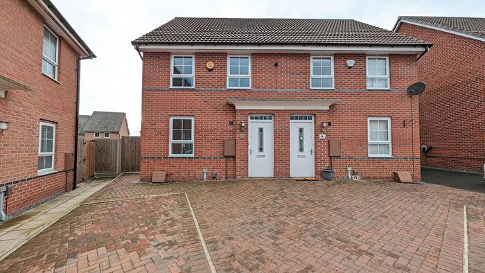 3 Bedroom Semi-Detached House To Rent In Gum Tree Close, Nottingham, NG12