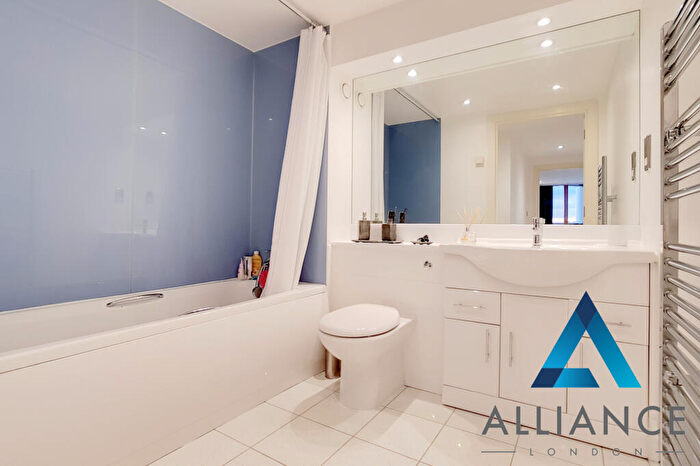 2 Bedroom Flat To Rent In Crew Street, London, E14