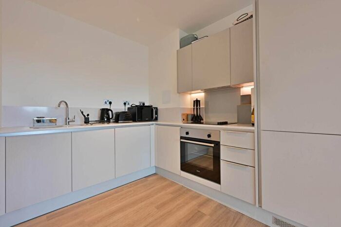 1 Bedroom Flat To Rent In Station View, Guildford, GU1