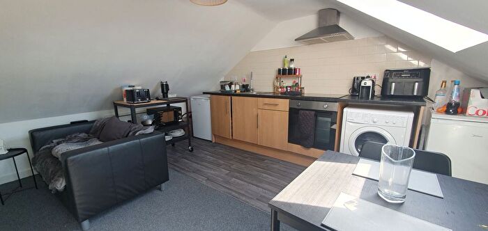 1 Bedroom Flat To Rent In Flora Street, Cathays, Cardiff, CF24