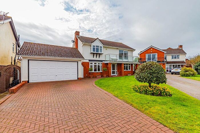4 Bedroom Detached House For Sale In Whitcliffe Drive, Penarth, CF64