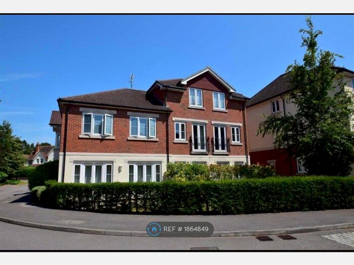2 Bedroom Flat To Rent In Symeon Place, Caversham, Reading, RG4