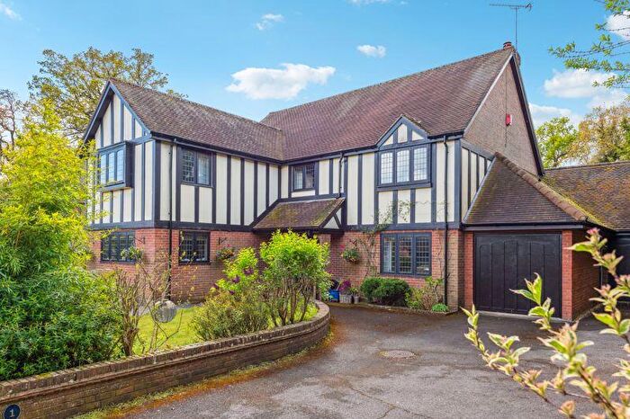 6 Bedroom Detached House For Sale In Stables Court, Marlow., SL7