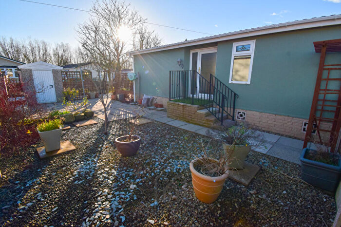 2 Bedroom Mobile Home For Sale In Willow Drive, Lamaleach Park, Freckleton, PR4