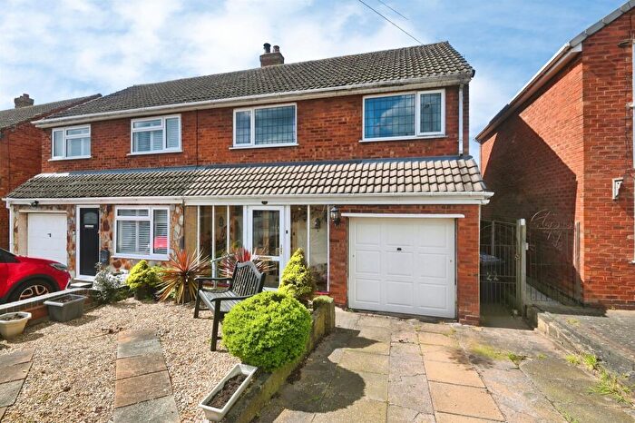 3 Bedroom Semi-Detached House For Sale In Belmont Road, Wilnecote, Tamworth, B77