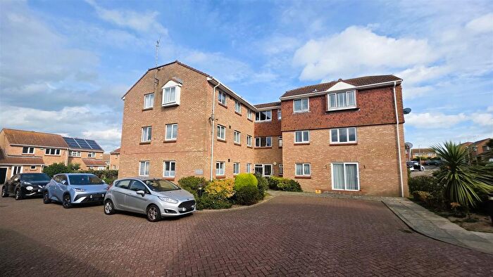 1 Bedroom Flat To Rent In Waltham Close, Cliftonville, Margate, CT9